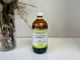 Jaclyn Cave, Naturopath