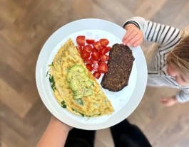 Jaclyn Cave, Naturopath