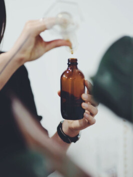 Jaclyn Cave, Naturopath